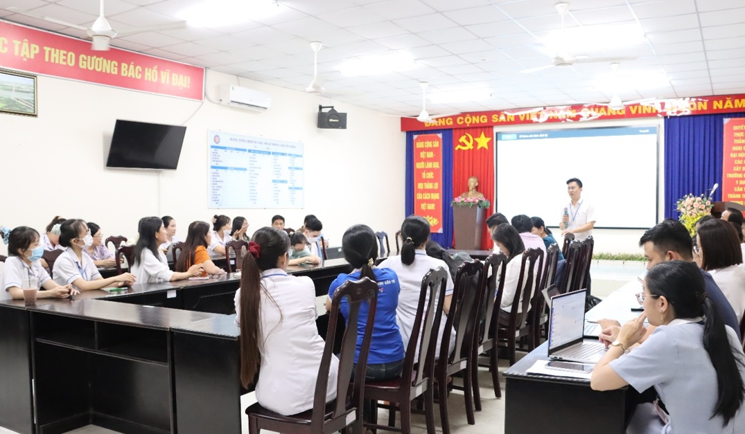 Bệnh viện Trường Đại học Y Dược Cần Thơ tổ chức tập huấn quy định và quy trình khám sức khỏe