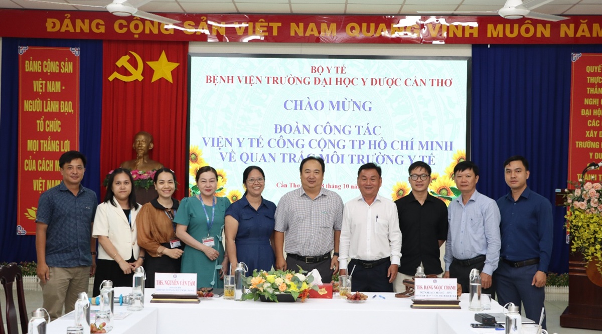 Đoàn công tác Viện Y tế Công cộng, Thành phố Hồ Chí Minh làm việc tại Bệnh viện Trường Đại học Y Dược Cần Thơ về quan trắc môi trường y tế năm 2025